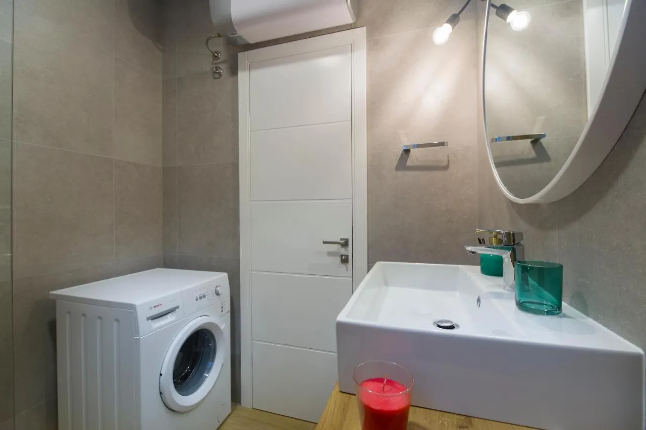 Apartments Bulli Trogir 0*,