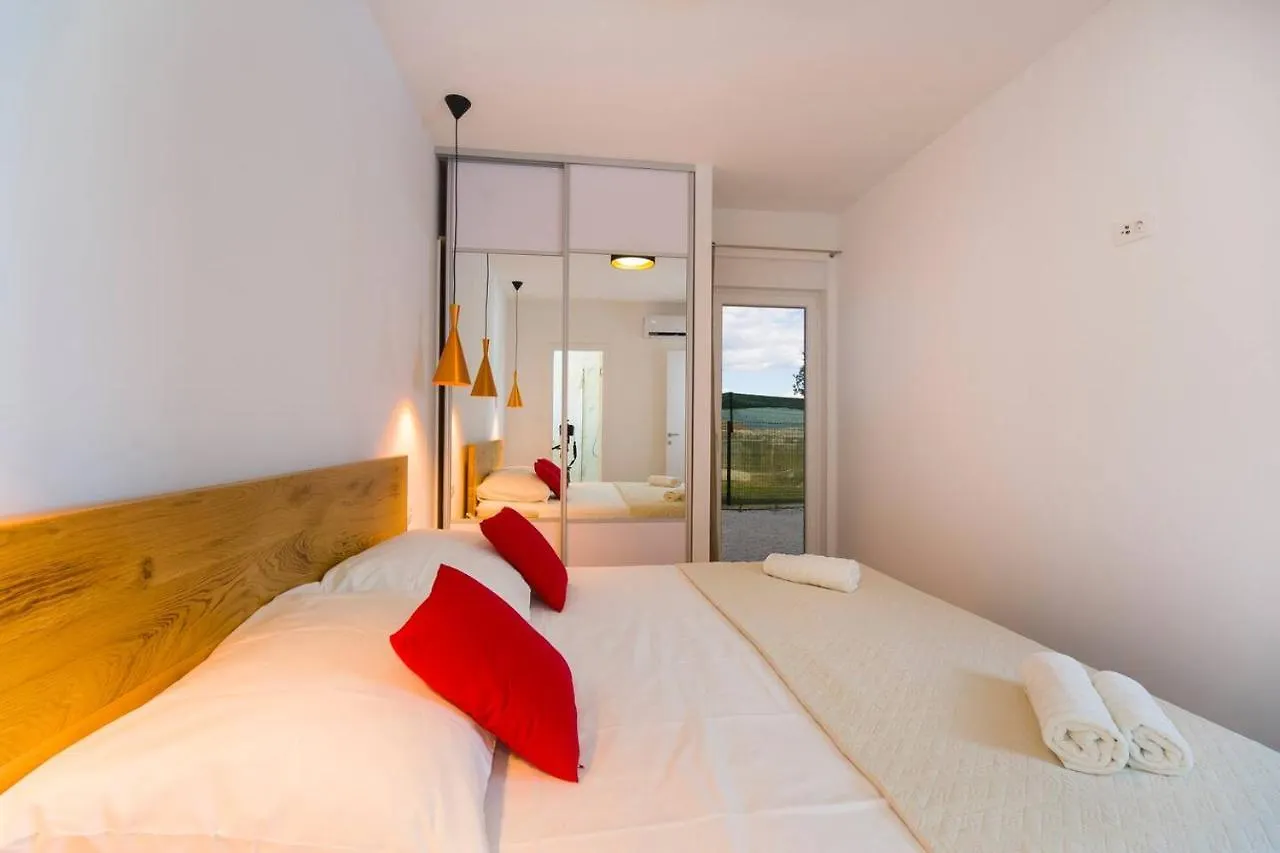 Apartments Bulli Trogir Croatia